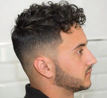 Maîtriser l'art du dégradé pour cheveux bouclés homme Techniques, conseils et inspirations